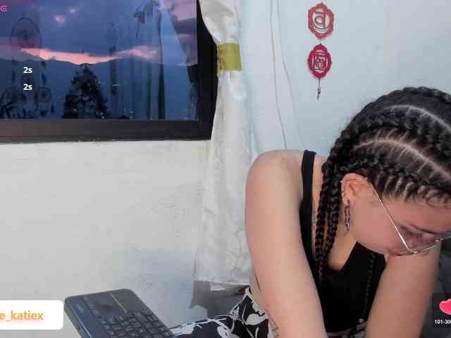 Just-katiex Just-katiex