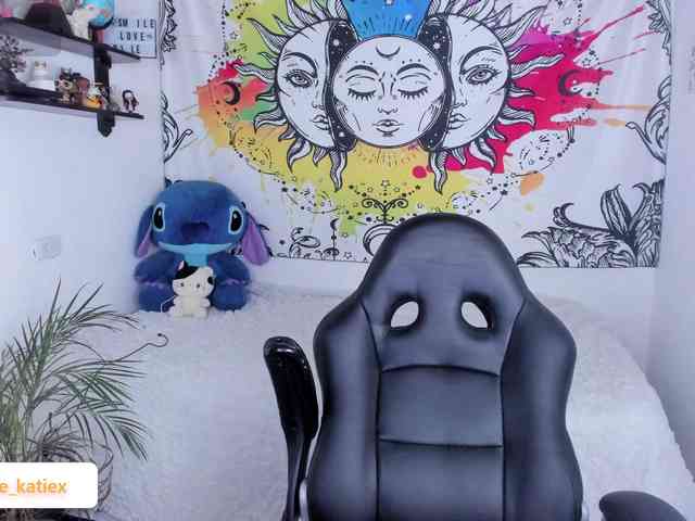 Just-katiex Just-katiex