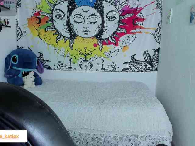 Just-katiex Just-katiex