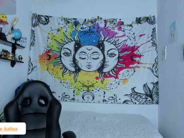 Just-katiex Just-katiex