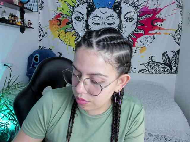 Just-katiex Just-katiex