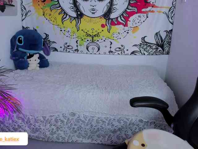 Just-katiex Just-katiex