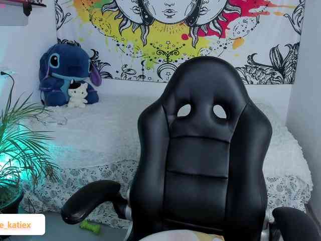 Just-katiex Just-katiex