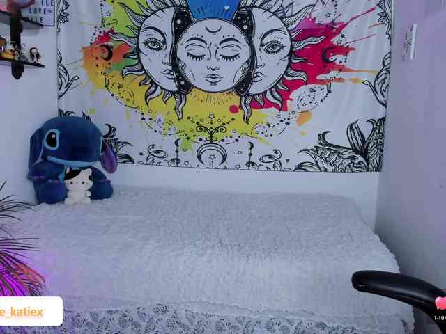 Just-katiex Just-katiex