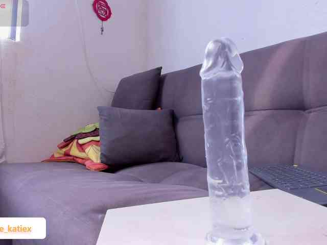 Just-katiex Just-katiex