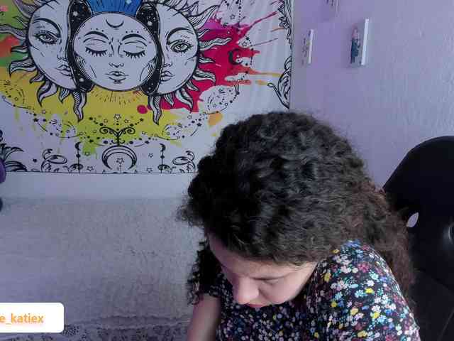 Just-katiex Just-katiex