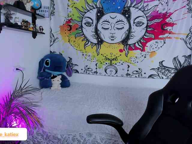 Just-katiex Just-katiex