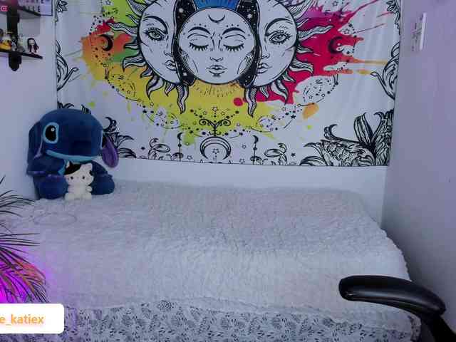 Just-katiex Just-katiex