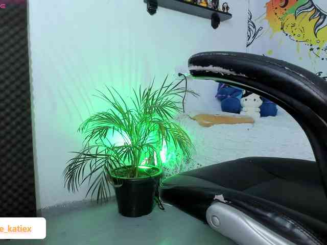 Just-katiex Just-katiex