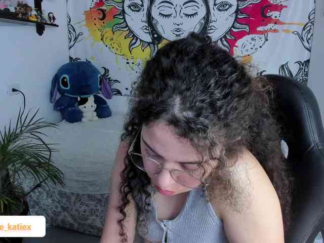 Just-katiex Just-katiex