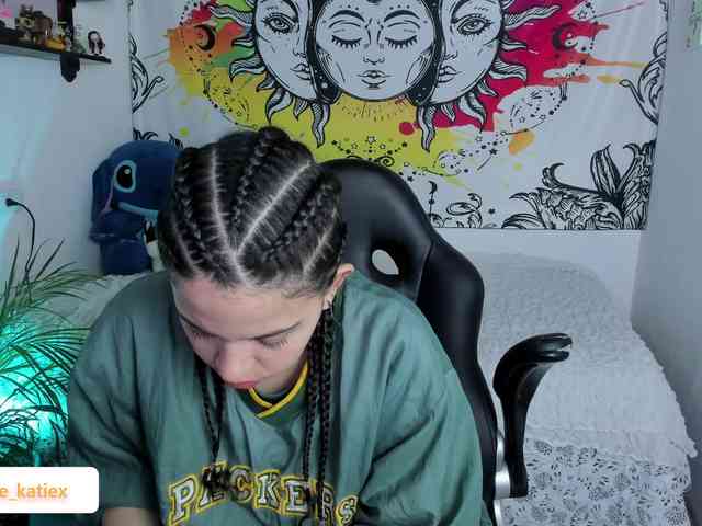 Just-katiex Just-katiex