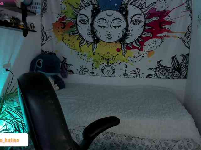 Just-katiex Just-katiex