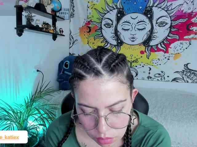 Just-katiex Just-katiex