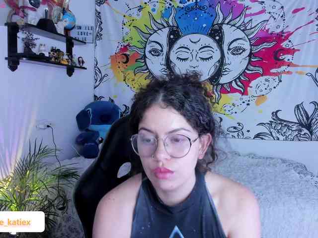 Just-katiex Just-katiex