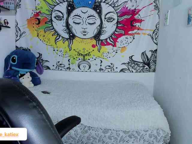 Just-katiex Just-katiex