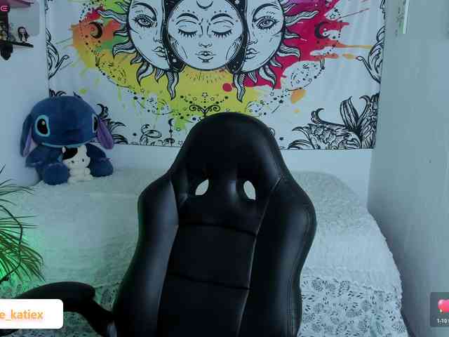 Just-katiex Just-katiex