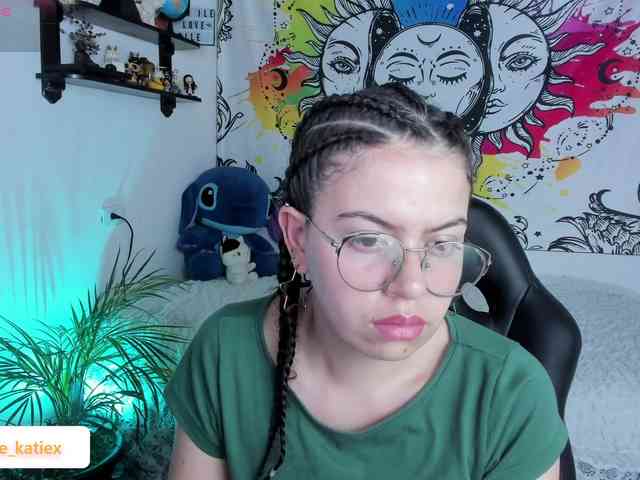 Just-katiex Just-katiex