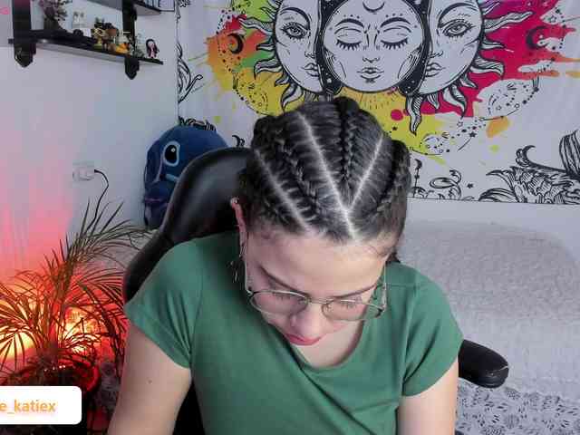 Just-katiex Just-katiex