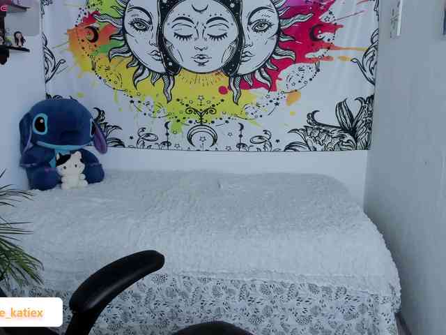 Just-katiex Just-katiex