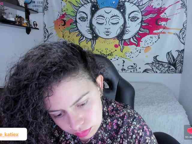 Just-katiex Just-katiex