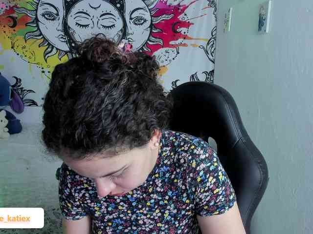 Just-katiex Just-katiex