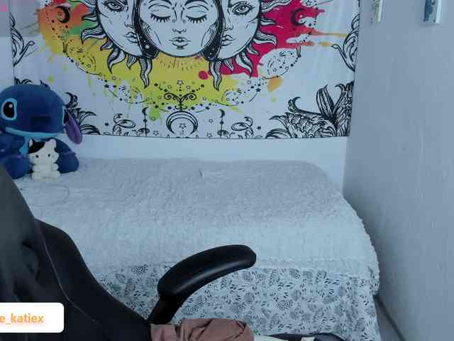 Just-katiex Just-katiex