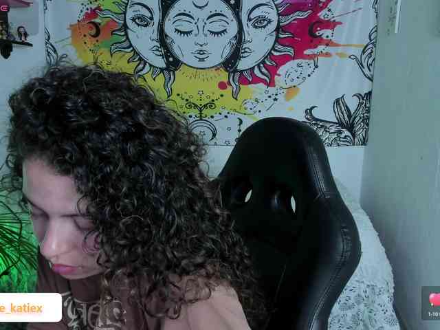 Just-katiex Just-katiex