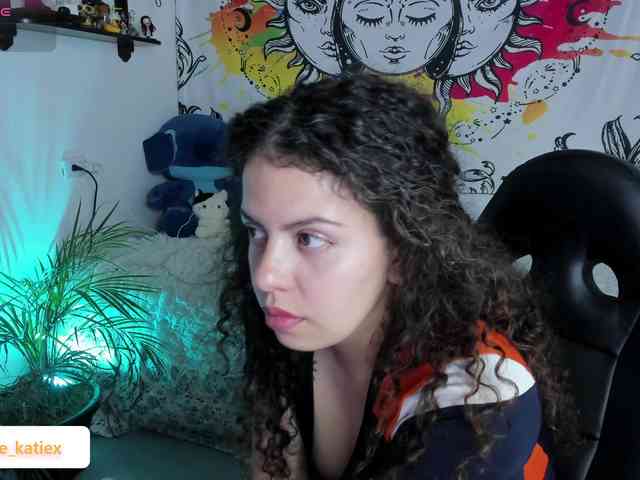 Just-katiex Just-katiex