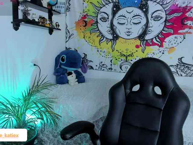 Just-katiex Just-katiex