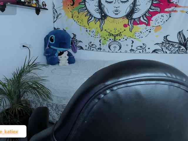 Just-katiex Just-katiex