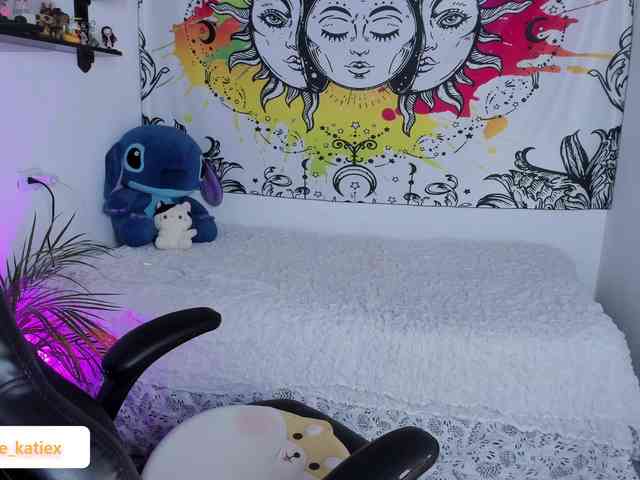 Just-katiex Just-katiex