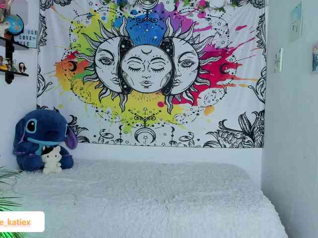 Just-katiex Just-katiex