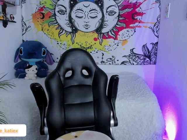 Just-katiex Just-katiex