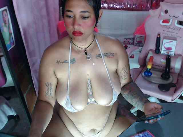 Sexypamela webcam