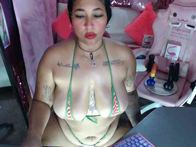 Sexypamela webcam