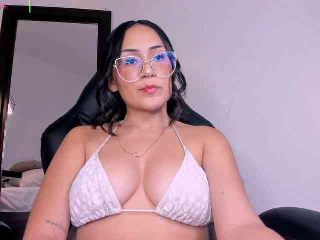 Emma-white webcam