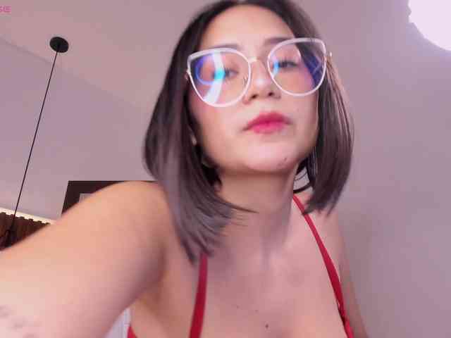Emma-white webcam