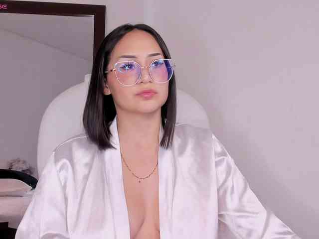 Emma-white webcam