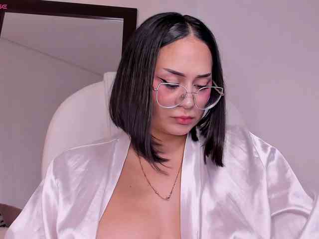 Emma-white webcam
