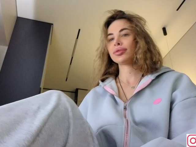 diffgirls1-1's BongaCams show and profile