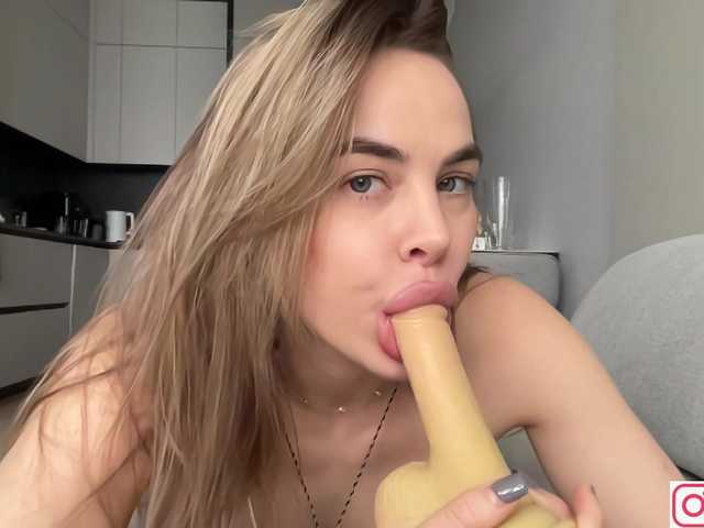 diffgirls1-1's BongaCams show and profile