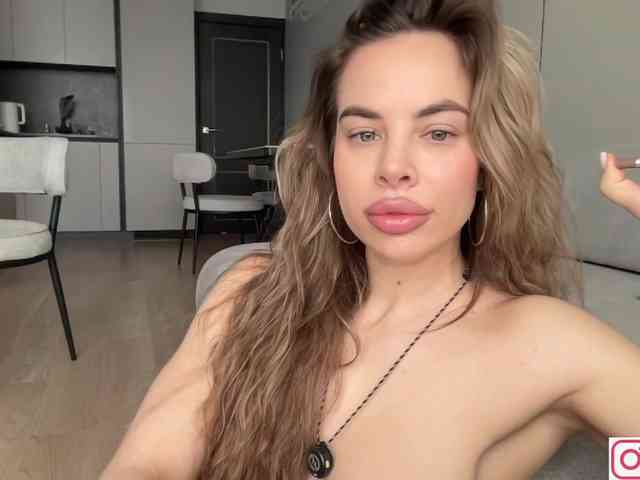 diffgirls1-1 Live Webcam on BongaCams