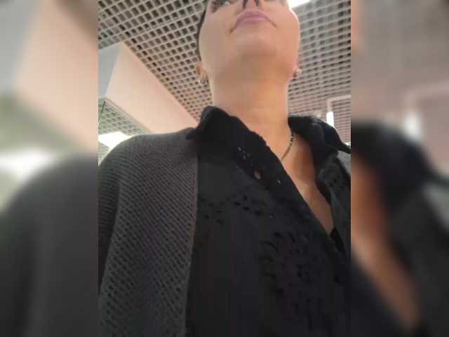 DIVORA from BongaCams