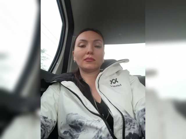 DIVORA's BongaCams show and profile