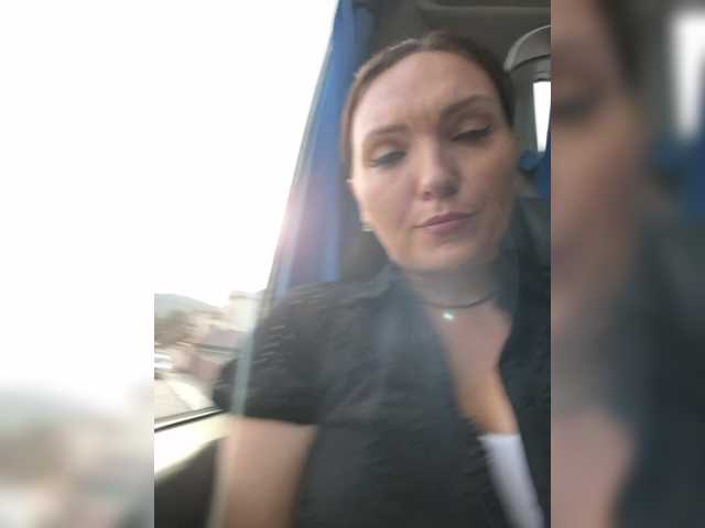 DIVORA from BongaCams