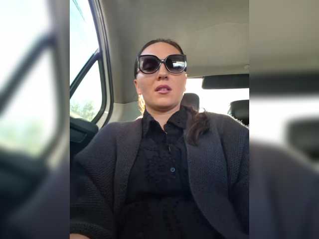 DIVORA from BongaCams