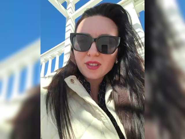 DIVORA's BongaCams show and profile