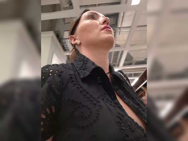 Sex chat gratuit in direct cu DIVORA pe BongaCams