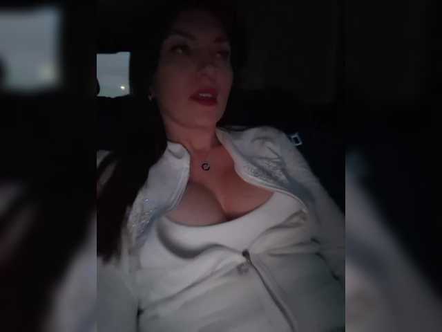 DIVORA's BongaCams show and profile