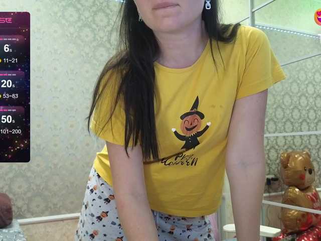 DIVORA from BongaCams